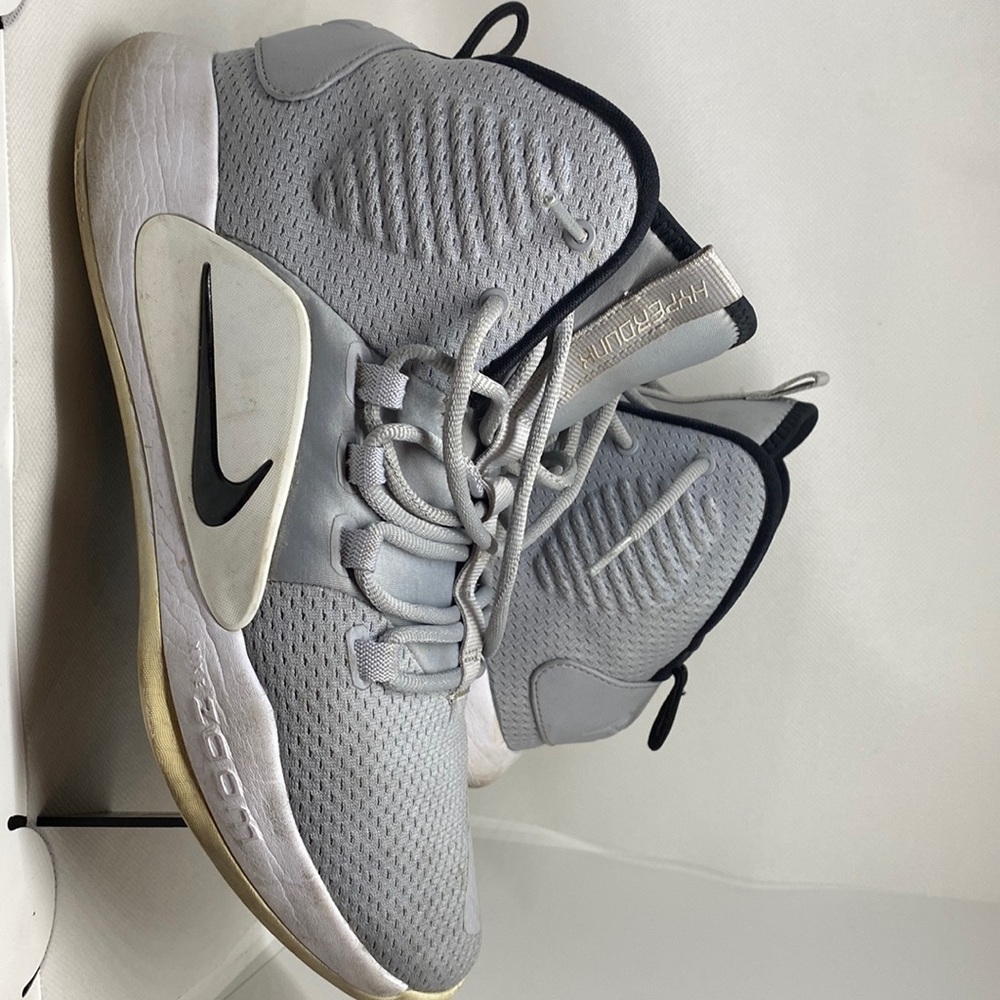 Men’s Nike Zoom Sneakers